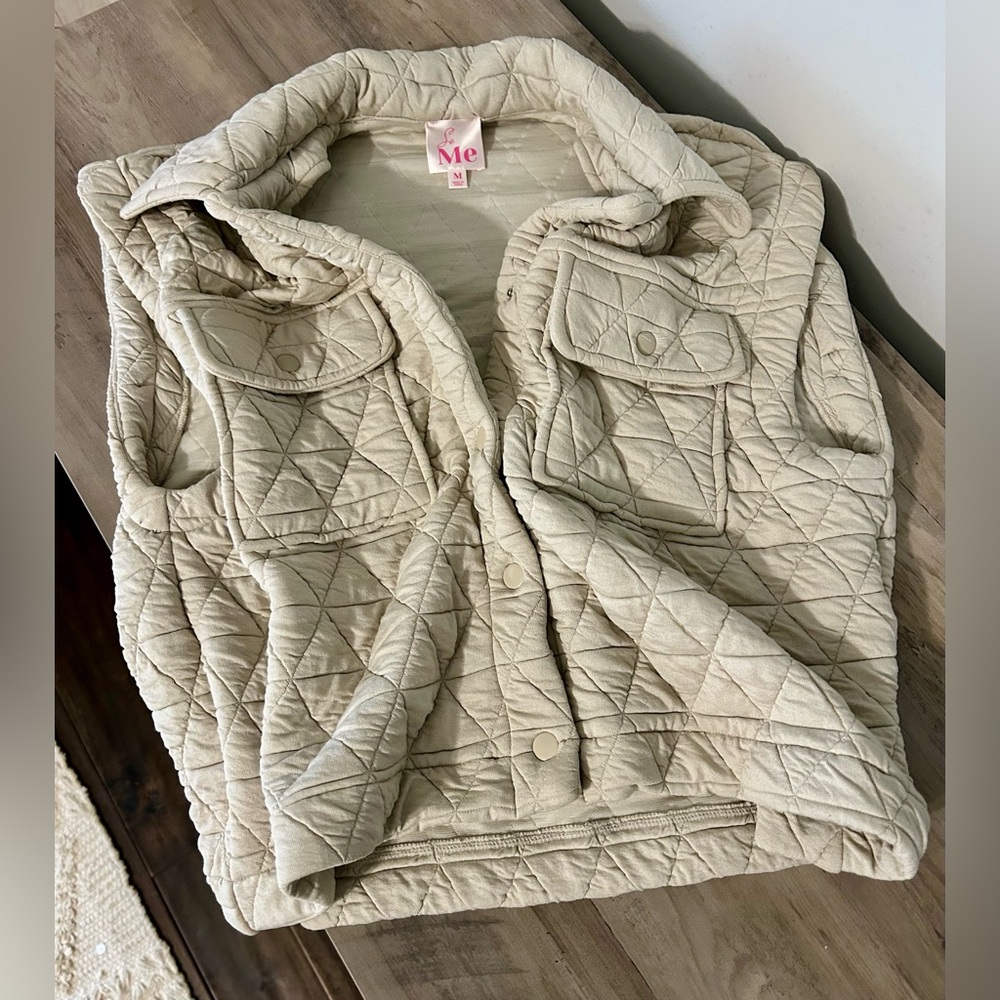 So Me Triangle Stitch Button Up Quilted Cream Vest - Size M EUC - Picture 3 of 8